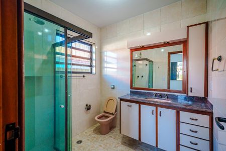 Casa para alugar com 160m², 4 quartos e 2 vagas Casa para alugar com 160m², 4 quartos e 2 vagasBanheiro Suíte