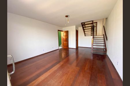 Sala de casa para alugar com 5 quartos, 160m² em Parque Ipe, São Paulo