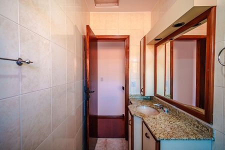 Casa para alugar com 160m², 4 quartos e 2 vagas Casa para alugar com 160m², 4 quartos e 2 vagasBanheiro social