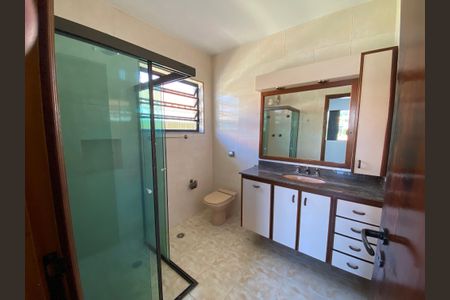 Casa para alugar com 160m², 5 quartos e 2 vagasQuarto - Banheiro