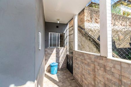 Casa para alugar com 100m², 2 quartos e sem vaga Casa para alugar com 100m², 2 quartos e sem vagaVaranda - Entrada do imóvel