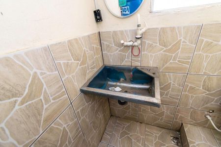 Casa para alugar com 100m², 2 quartos e sem vaga Casa para alugar com 100m², 2 quartos e sem vagaLavabo do terraço