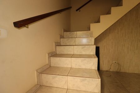 Casa à venda com 138m², 4 quartos e 2 vagasEscada interna da Casa 2