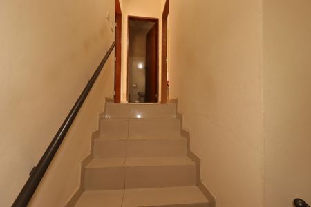 Casa à venda com 138m², 4 quartos e 2 vagasEscada interna da Casa 1