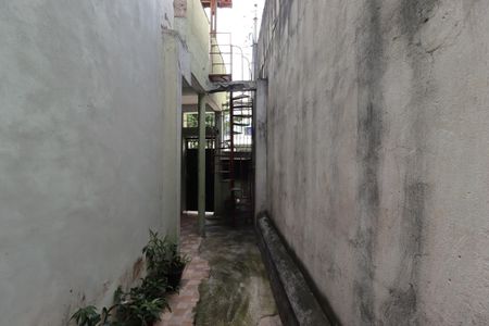 Casa à venda com 138m², 4 quartos e 2 vagasCorredor externo