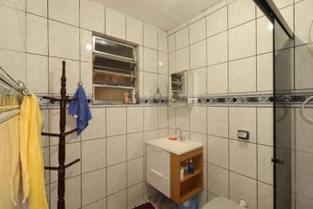Casa à venda com 138m², 4 quartos e 2 vagasBanheiro 1 da Casa 1