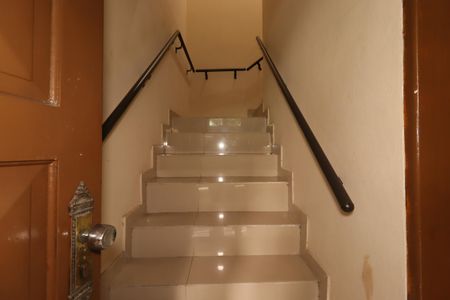 Casa à venda com 138m², 4 quartos e 2 vagasEscada interna da Casa 1