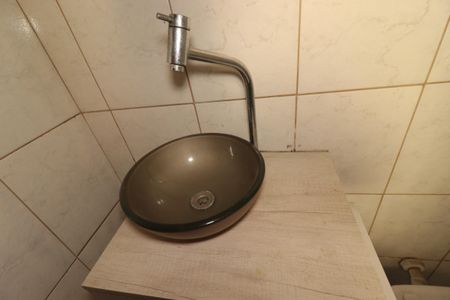 Casa à venda com 138m², 4 quartos e 2 vagasBanheiro Social da Casa 2 - Pia