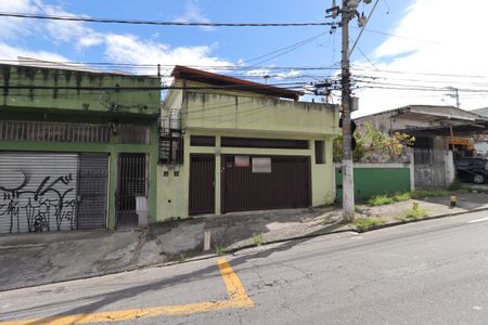 Casa à venda com 138m², 4 quartos e 2 vagasFachada