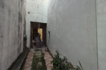 Casa à venda com 138m², 4 quartos e 2 vagasCorredor externo