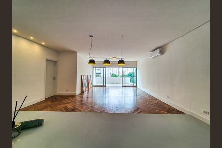 Apartamento à venda com 202m², 3 quartos e 1 vaga