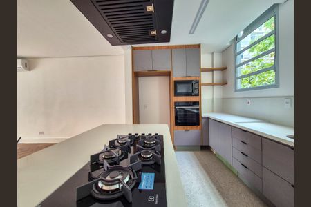 Apartamento à venda com 202m², 3 quartos e 1 vaga