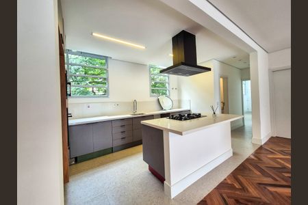 Apartamento à venda com 202m², 3 quartos e 1 vaga