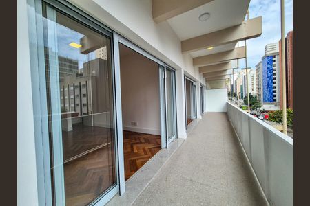 Apartamento à venda com 202m², 3 quartos e 1 vaga