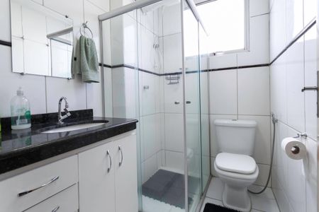 Apartamento para alugar com 56m², 2 quartos e 1 vaga Apartamento para alugar com 56m², 2 quartos e 1 vagaBanheiro social