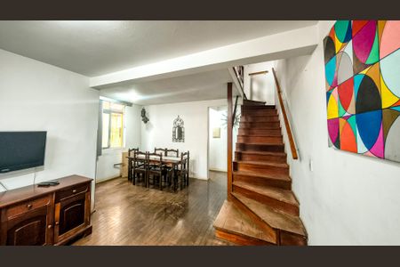 Sala de casa para alugar com 4 quartos, 152m² em Vila Santo Antônio, São Paulo