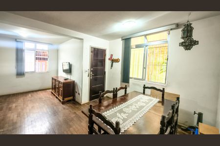 Sala de casa para alugar com 4 quartos, 152m² em Vila Santo Antônio, São Paulo