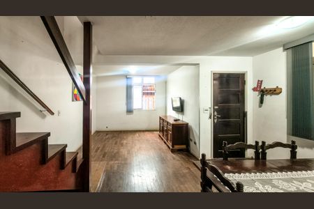 Sala de casa para alugar com 4 quartos, 152m² em Vila Santo Antônio, São Paulo
