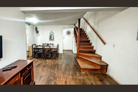 Sala de casa para alugar com 4 quartos, 152m² em Vila Santo Antônio, São Paulo