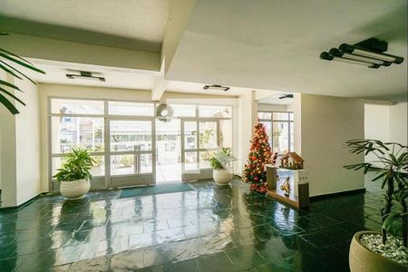 Apartamento à venda com 70m², 2 quartos e 1 vaga Apartamento à venda com 70m², 2 quartos e 1 vagaHall social