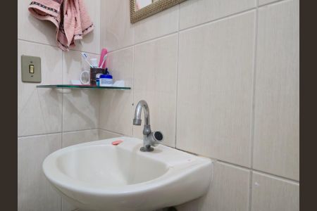 Casa para alugar com 105m², 2 quartos e 2 vagasBanheiro Social