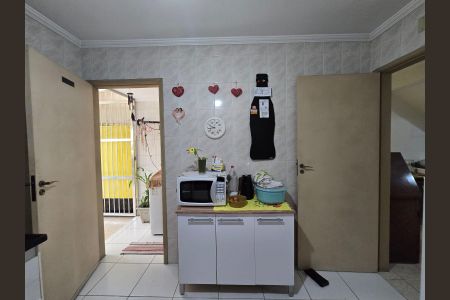 Casa para alugar com 105m², 2 quartos e 2 vagasCozinha 