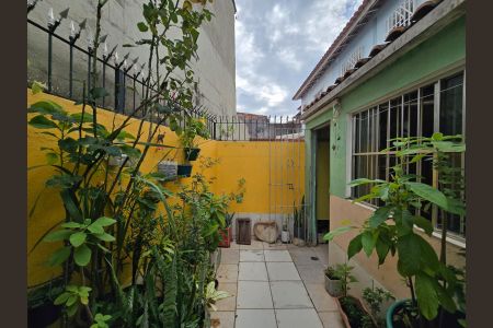 Casa para alugar com 105m², 2 quartos e 2 vagasQuintal 