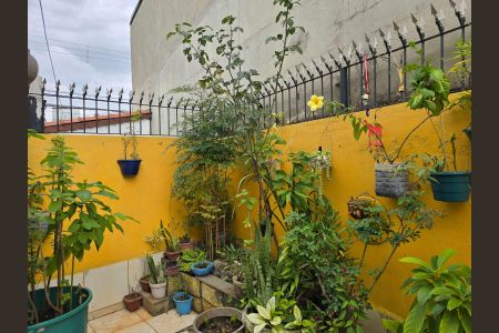 Casa para alugar com 105m², 2 quartos e 2 vagasQuintal 