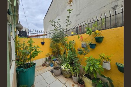 Casa para alugar com 105m², 2 quartos e 2 vagasQuintal 