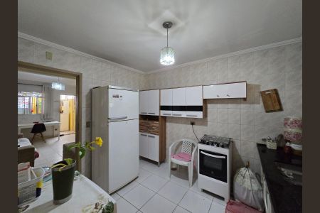 Casa para alugar com 105m², 2 quartos e 2 vagasCozinha 