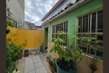 Casa para alugar com 105m², 2 quartos e 2 vagasQuintal 