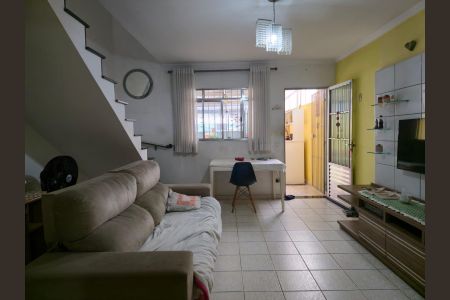 Casa para alugar com 105m², 2 quartos e 2 vagasSala 