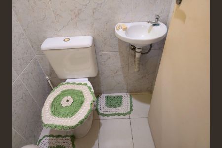 Casa para alugar com 105m², 2 quartos e 2 vagasLavabo 