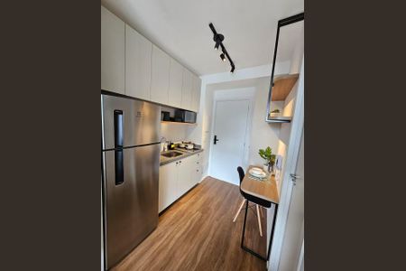 Cozinha de apartamento para alugar com 1 quarto, 24m² em Santo Amaro, São Paulo