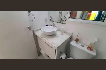 Apartamento à venda com 57m², 2 quartos e 1 vagaBanheiro Social