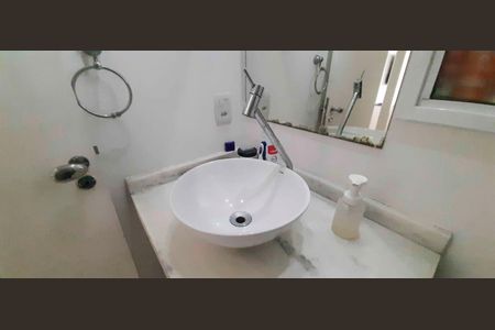 Apartamento à venda com 57m², 2 quartos e 1 vagaBanheiro Social