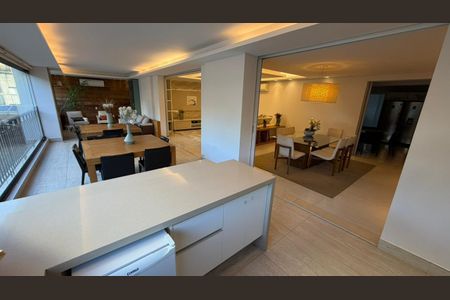 Sala de apartamento à venda com 3 quartos, 247m² em Vila Mariana, São Paulo