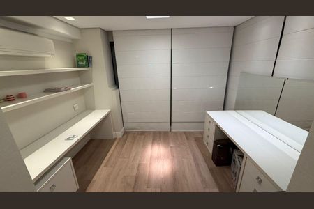 Apartamento à venda com 247m², 3 quartos e 3 vagasQuarto