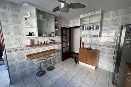 Apartamento à venda com 169m², 4 quartos e 2 vagasCozinha