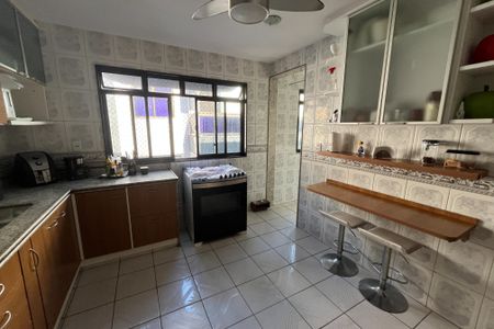 Apartamento à venda com 169m², 4 quartos e 2 vagasCozinha