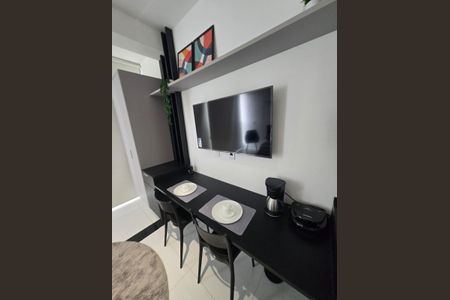 Cozinha de apartamento para alugar com 1 quarto, 23m² em Vila Azevedo, São Paulo
