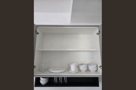 Cozinha de apartamento para alugar com 1 quarto, 23m² em Vila Azevedo, São Paulo