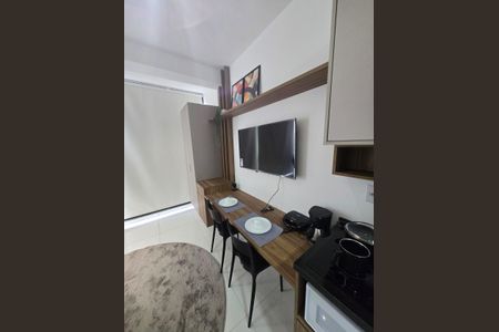 Cozinha de apartamento para alugar com 1 quarto, 23m² em Vila Azevedo, São Paulo