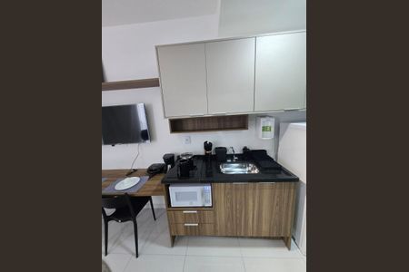 Cozinha de apartamento para alugar com 1 quarto, 23m² em Vila Azevedo, São Paulo