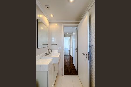 Apartamento à venda com 98m², 2 quartos e 2 vagas Apartamento à venda com 98m², 2 quartos e 2 vagasBanheiro da Suíte 2