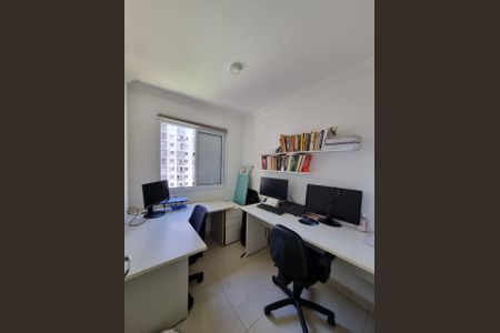 Quarto de apartamento à venda com 2 quartos, 45m² em Vila Tolstoi, São Paulo
