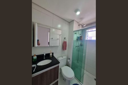 Banheiro de apartamento à venda com 2 quartos, 45m² em Vila Tolstoi, São Paulo