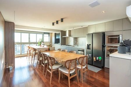 Apartamento à venda com 172m², 4 quartos e 3 vagasFoto 02