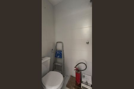 Apartamento para alugar com 350m², 3 quartos e 3 vagasBanheiro de Serviço 