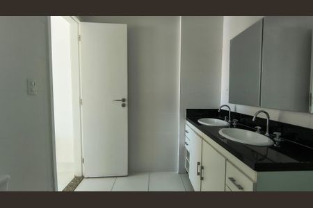 Apartamento para alugar com 350m², 3 quartos e 3 vagasBanheiro da Suíte 3